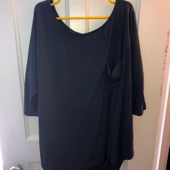 Soft and sexy T - Picture 2 of 3